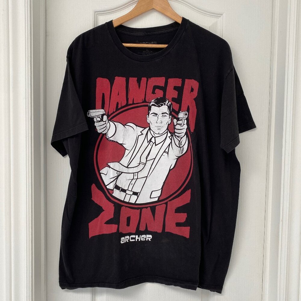 🧿 3 for $33 🧿 UNISEX Archer “Danger Zone” Graphic T-Shirt – Size 2XL